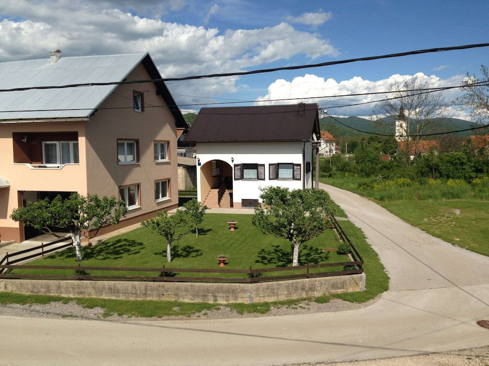 Hotel Quiet Country Side Cottage With Private Garden & Wifi Near Nature Park Velebit
