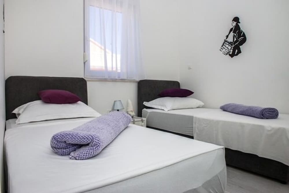 Hotel Apartments Zdeslav