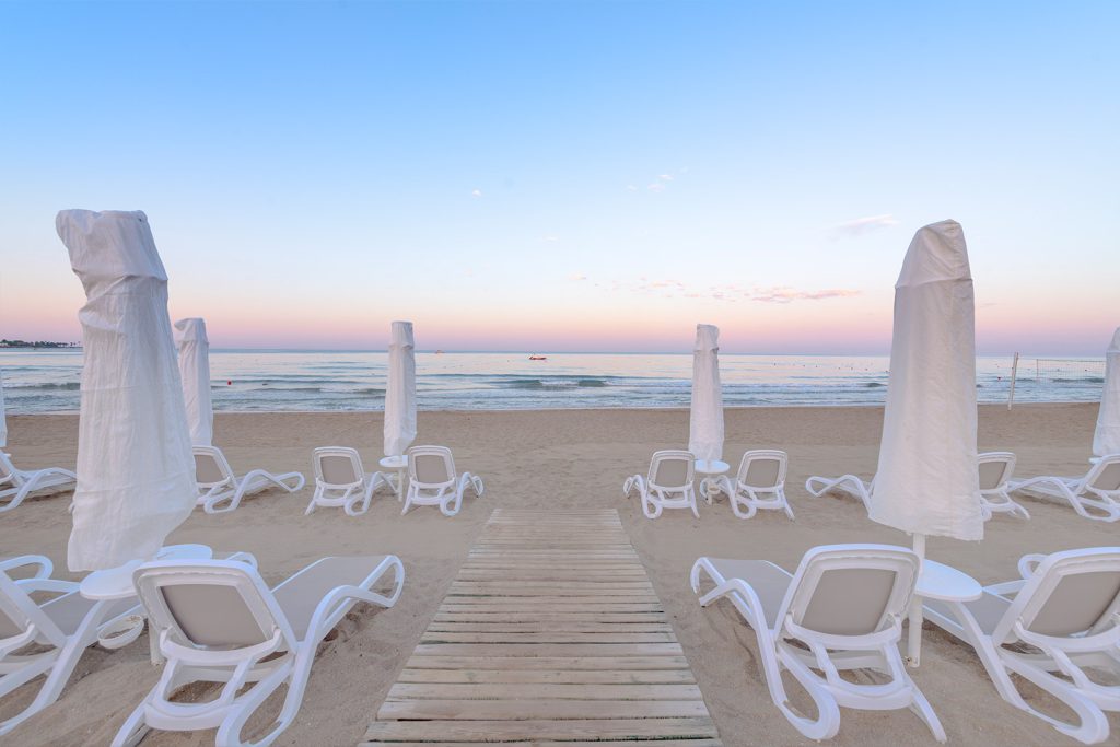 dal travel Sandy Beach Hotel