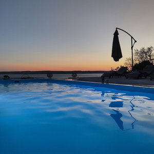 Hotel Apartment With Pool In Karlobag cazare Karlobag