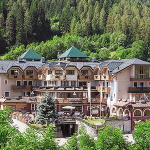 Hotel Tevini Dolomites Charming Hotel cazare Commezzadura