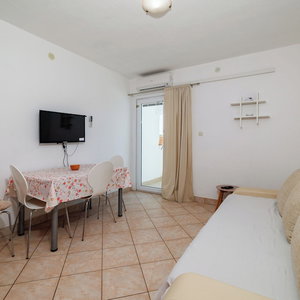 Hotel Apartments Tasa cazare Karlobag
