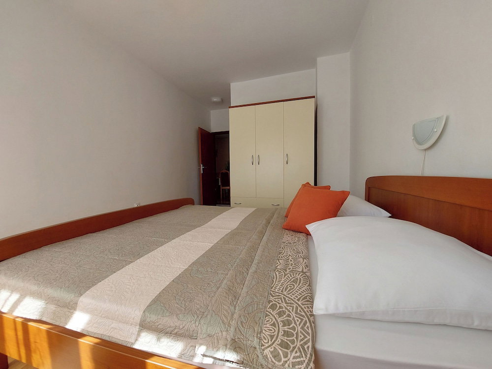 Apartments Irena