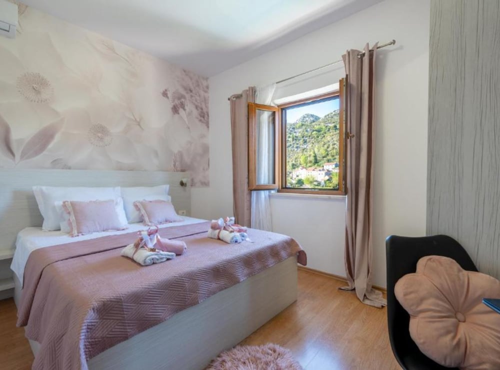 Peaceful Holiday Home Ivona