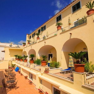 Hotel Saint Raphael cazare Barano d'Ischia