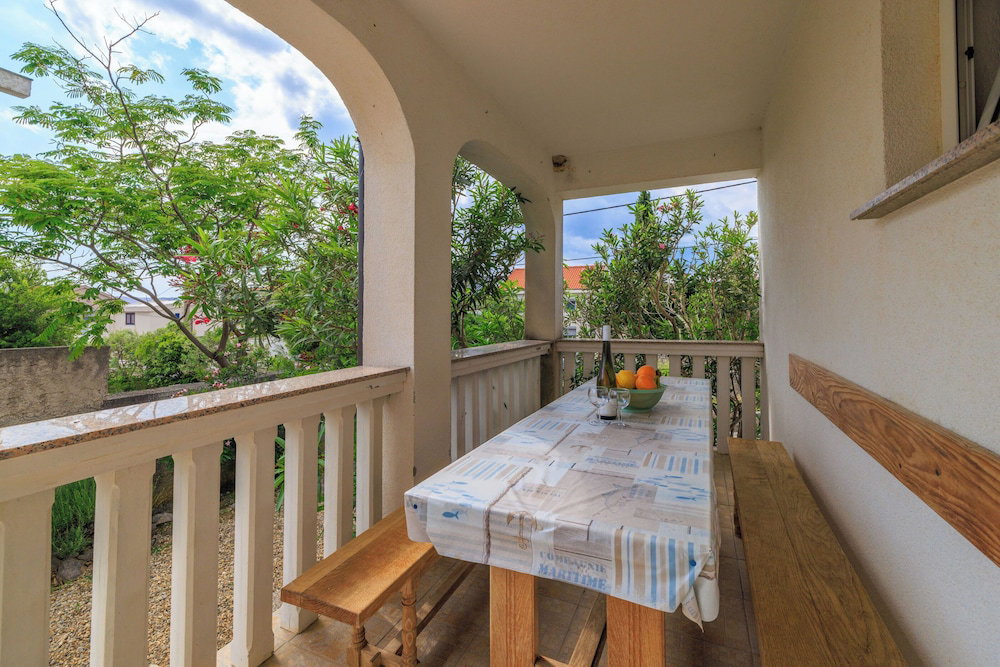 Hotel Apartments Mirela