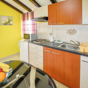 Hotel Apartments Jacqueline cazare Pakostane