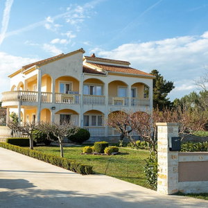 Hotel Apartment Jurkin cazare Nin