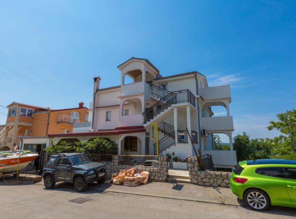 Hotel Duga House