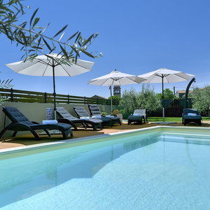 Hotel Superb Modern Villa With Pool, Large Fenced Yard Near The Beach cazare Marcana
