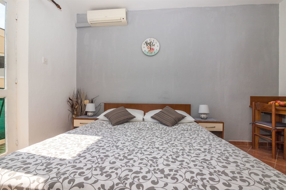 Hotel Apartments Tolj