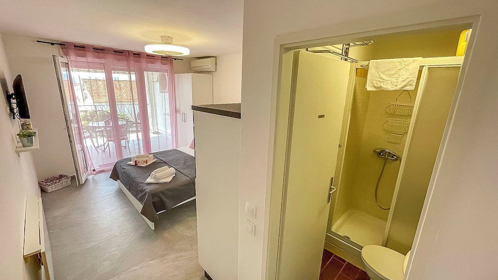 Hotel Apartments Rouge