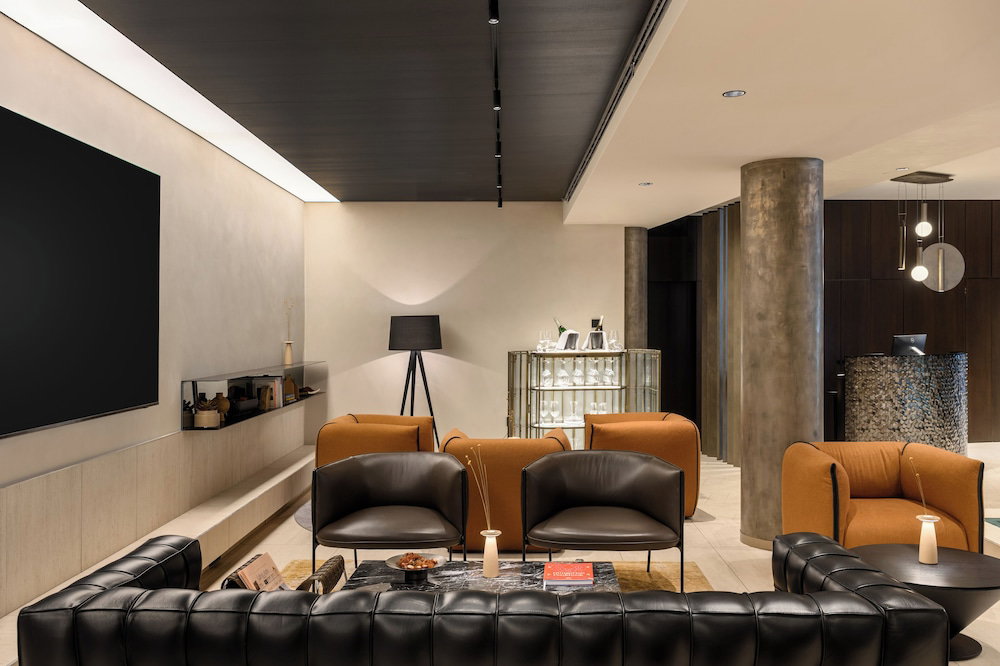 Leon Hotel & Lounge