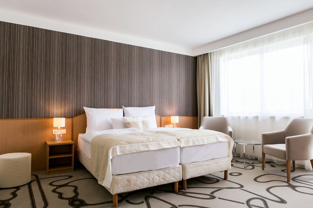 Ambient Hotel & Aromaspa Sikonda
