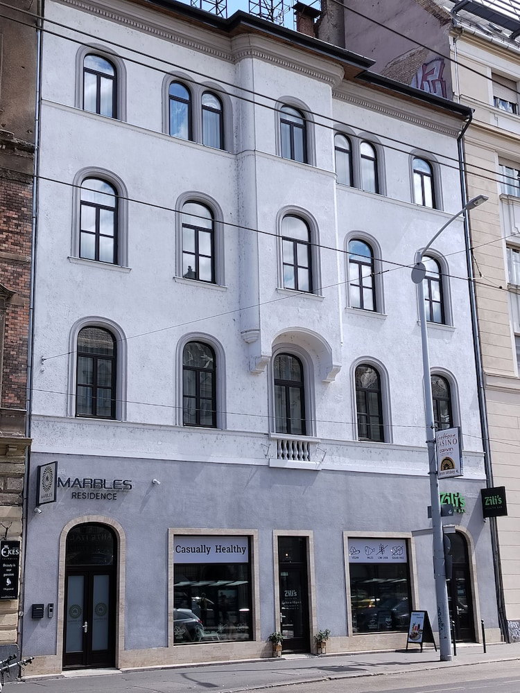 Hotel Marbles Residence