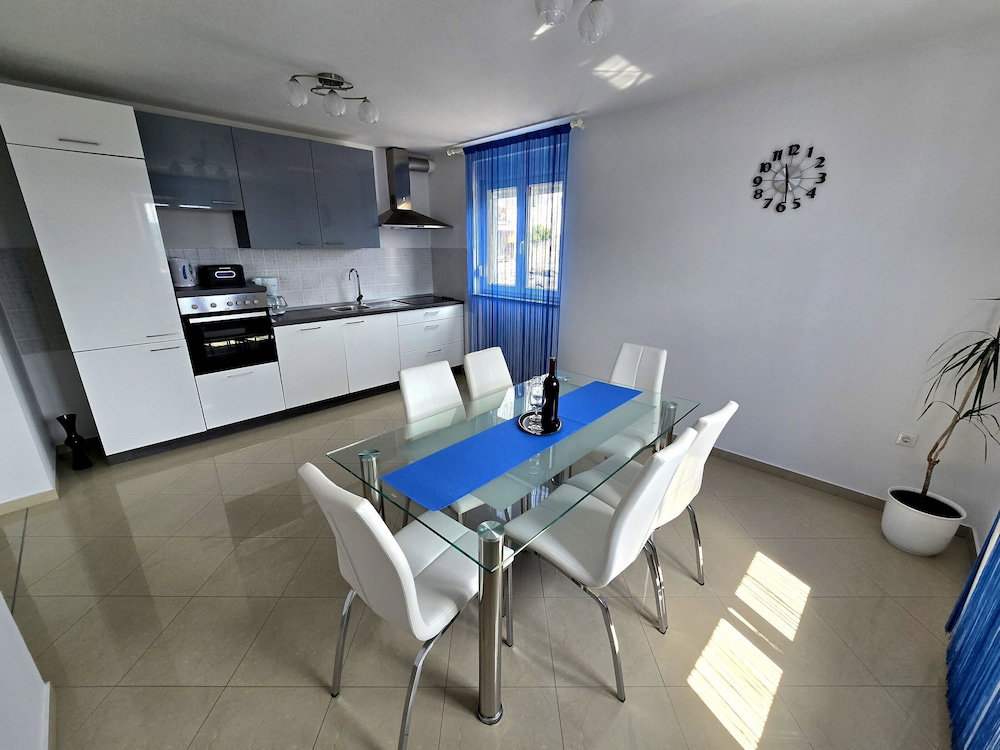 Hotel Apartment Letica