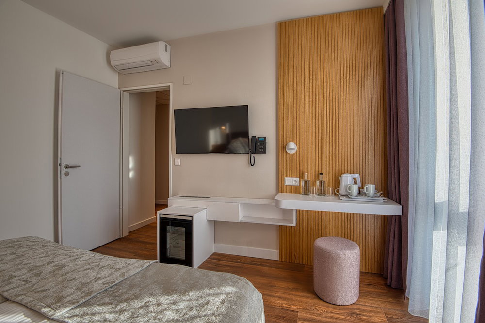 Cardoner Hotel And Conference Centre