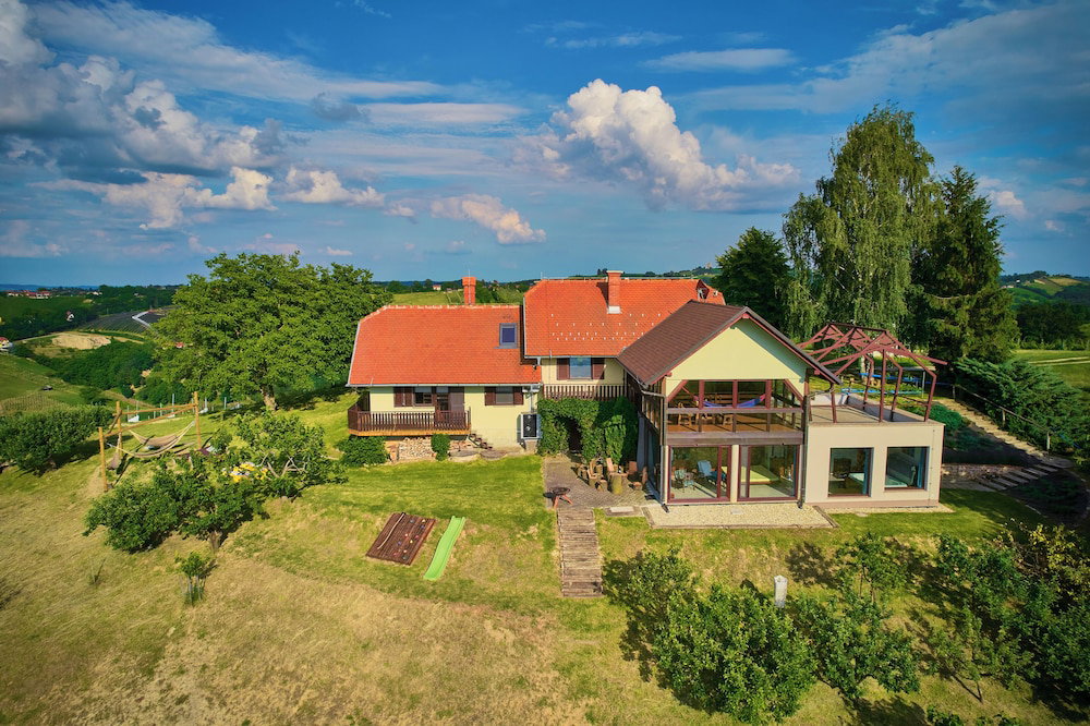Hotel Holiday House Podhamer Boris