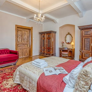 Hotel Treasure Of The Past cazare Revfueloep