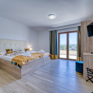 Hotel Villa Mare With Private Pool And Garden cazare Malinska