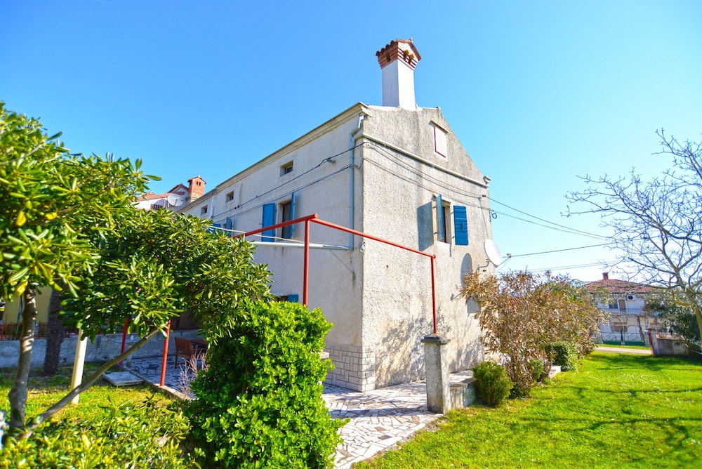 Hotel House 1585