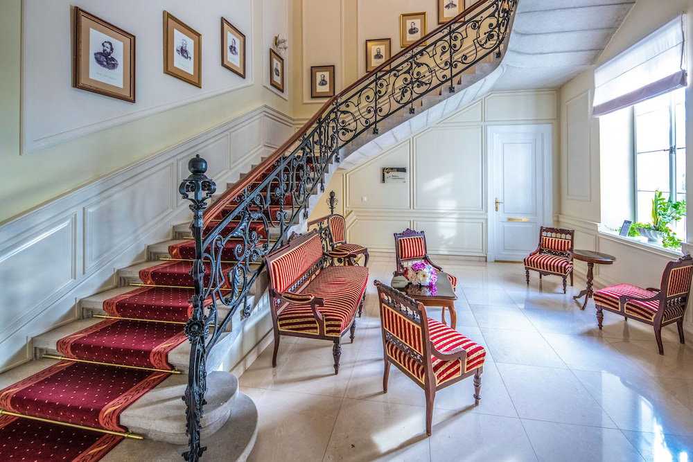La Contessa Castle Hotel