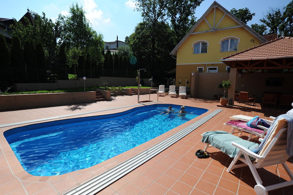 Hotel Tölgyfa Panzió