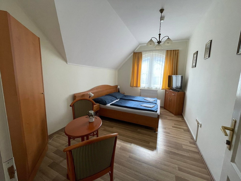 Tölgyfa Panzió