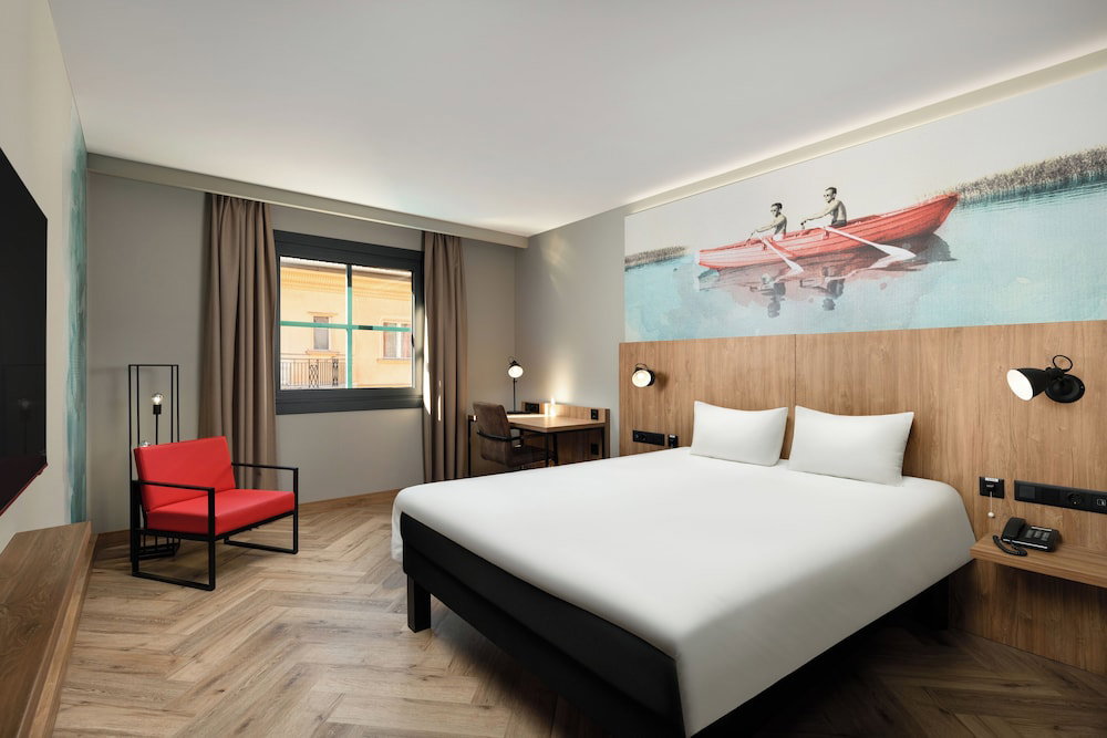 Ibis Budapest Heroes Square