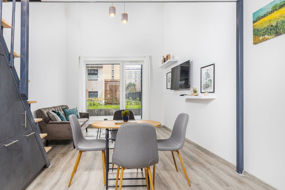 Venus Apartments - Westside Residence