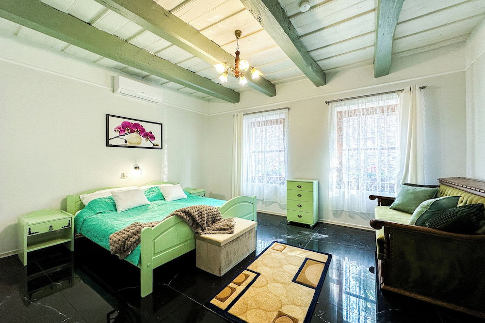 Hotel Nora Guest House 2Br & Garden