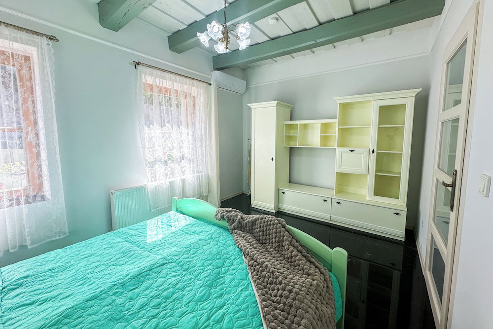 Nora Guest House 2Br & Garden