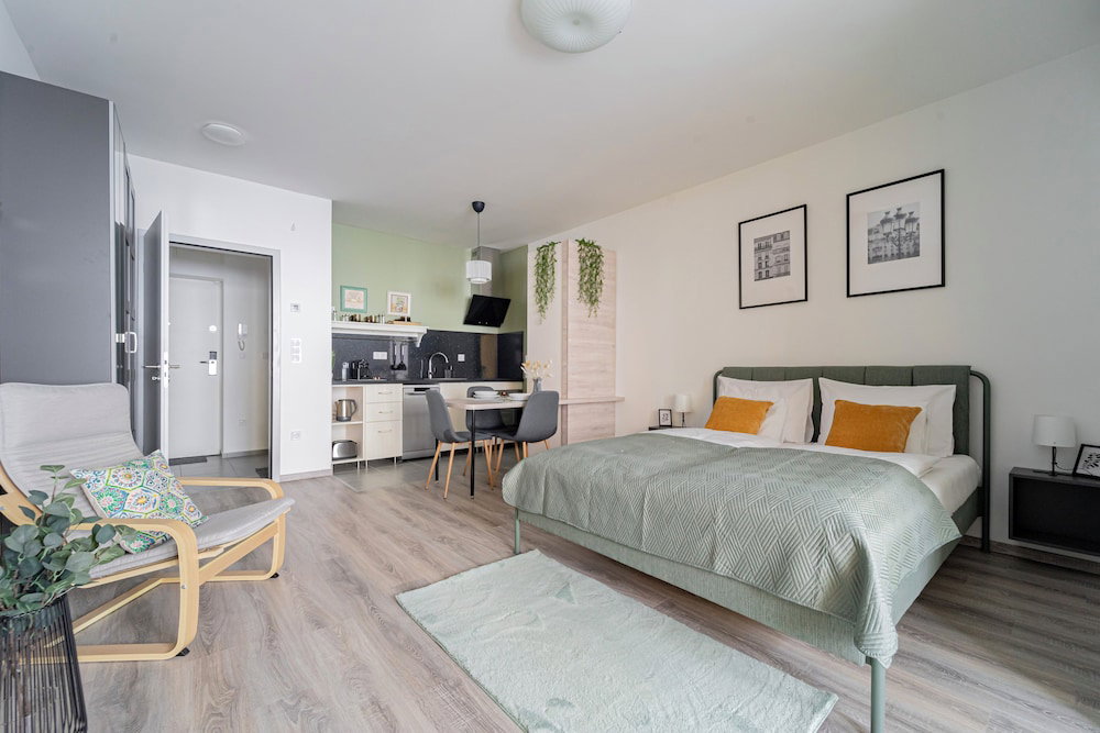 Westside Garden Apartments By Firsthost