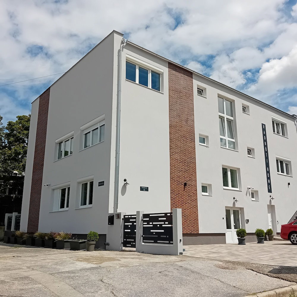 Hotel Radnoti Home