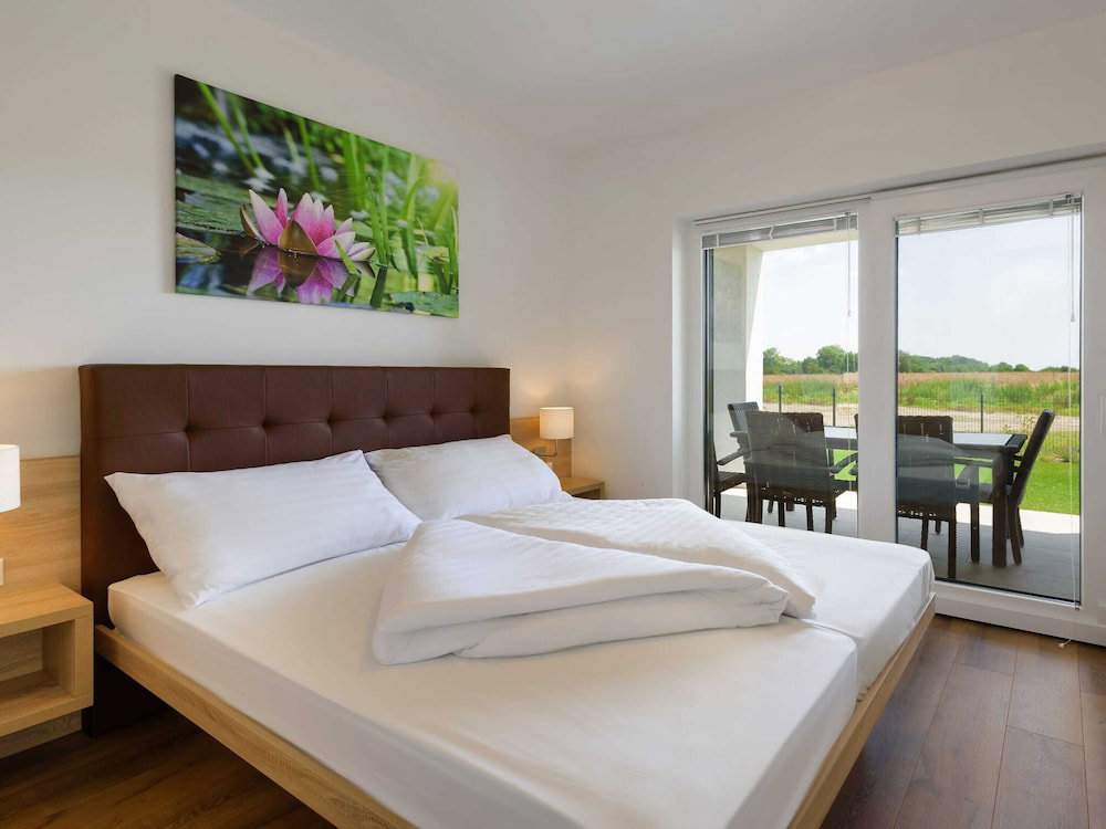 Hotel Apartment In Zsira Near Thermal Spa
