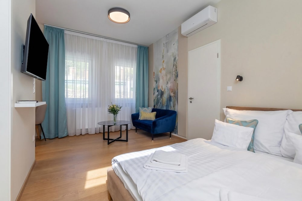Nemes Apartments