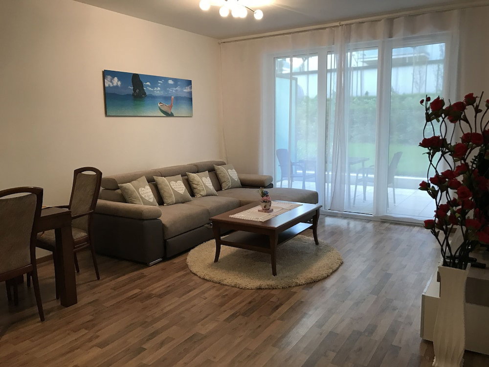 Hotel Corvin Rose Apartment Hotel