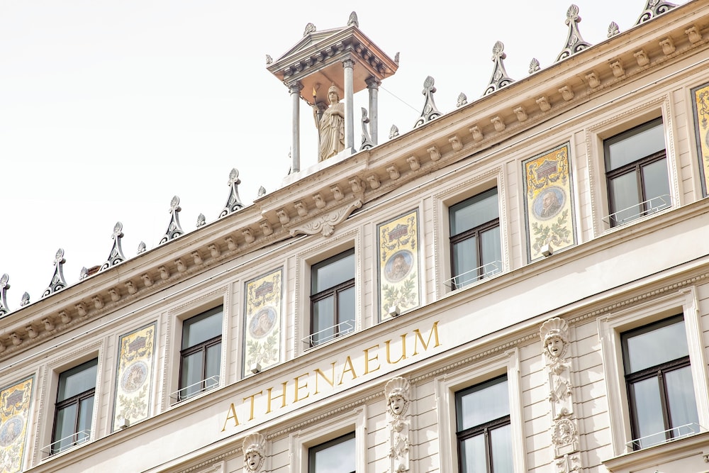 Hotel Maverick Athenaeum
