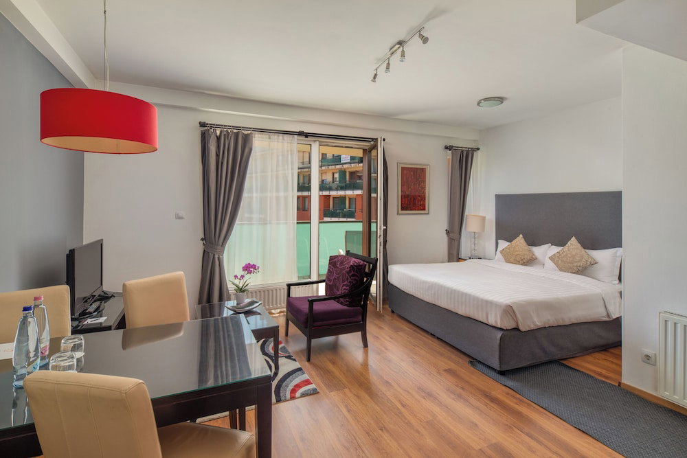 Hotel Escala Hotel & Suites