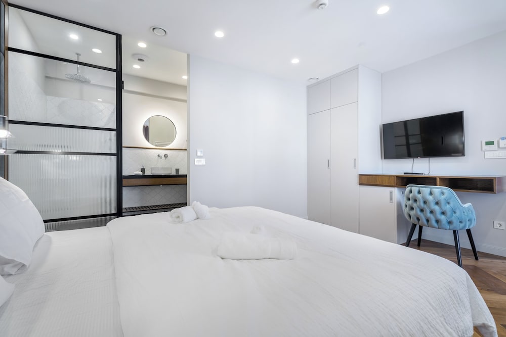 Budapest Eye Boutique Suites By Bqa