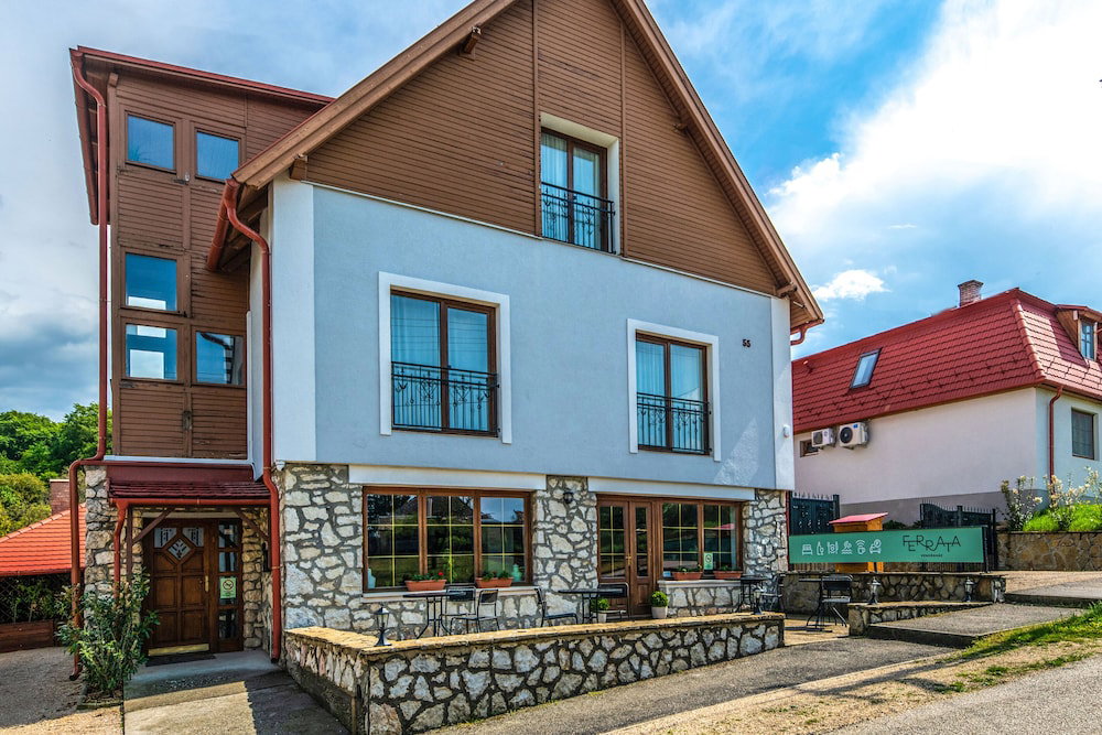 Hotel Ferrata Guesthouse