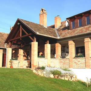 Hotel Room-Small Village, Small Guest House, W cazare Szomod