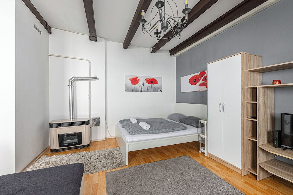 Cozy Nest Hideaway With A/C