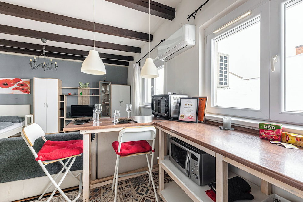 Cozy Nest Hideaway With A/C