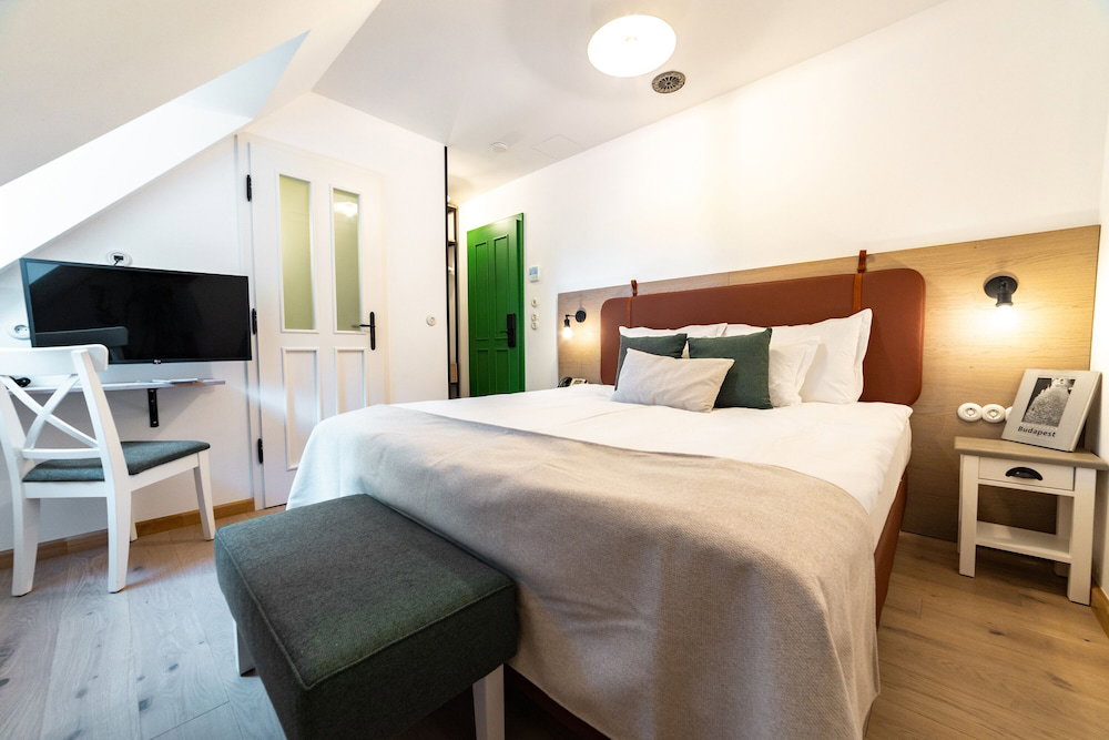 Hotel Czakó Bed & Breakfast