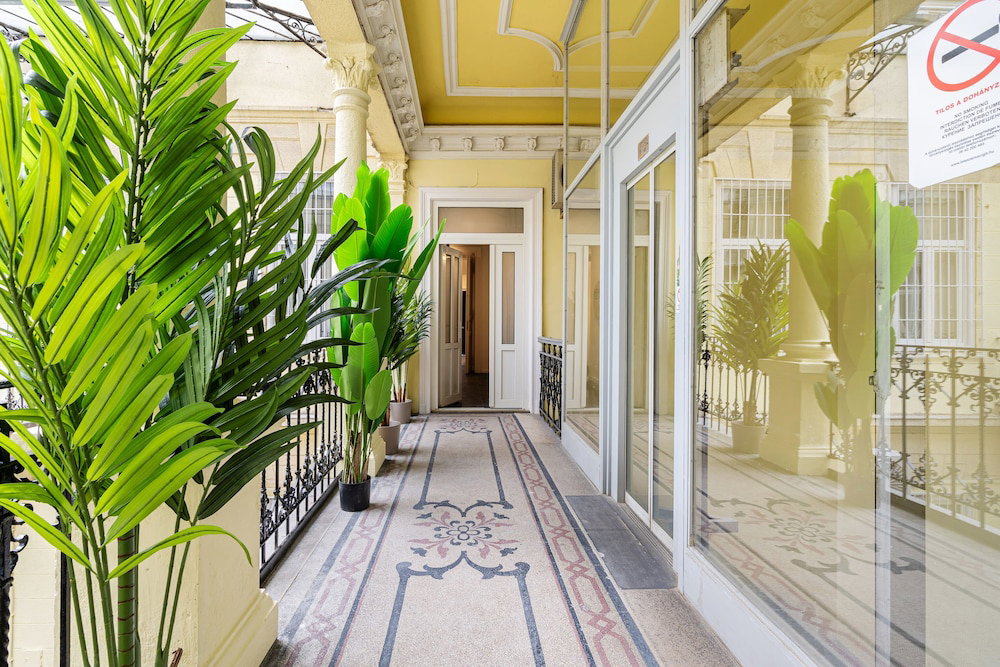 Oasis Luxe Boutique Suites By Bqa