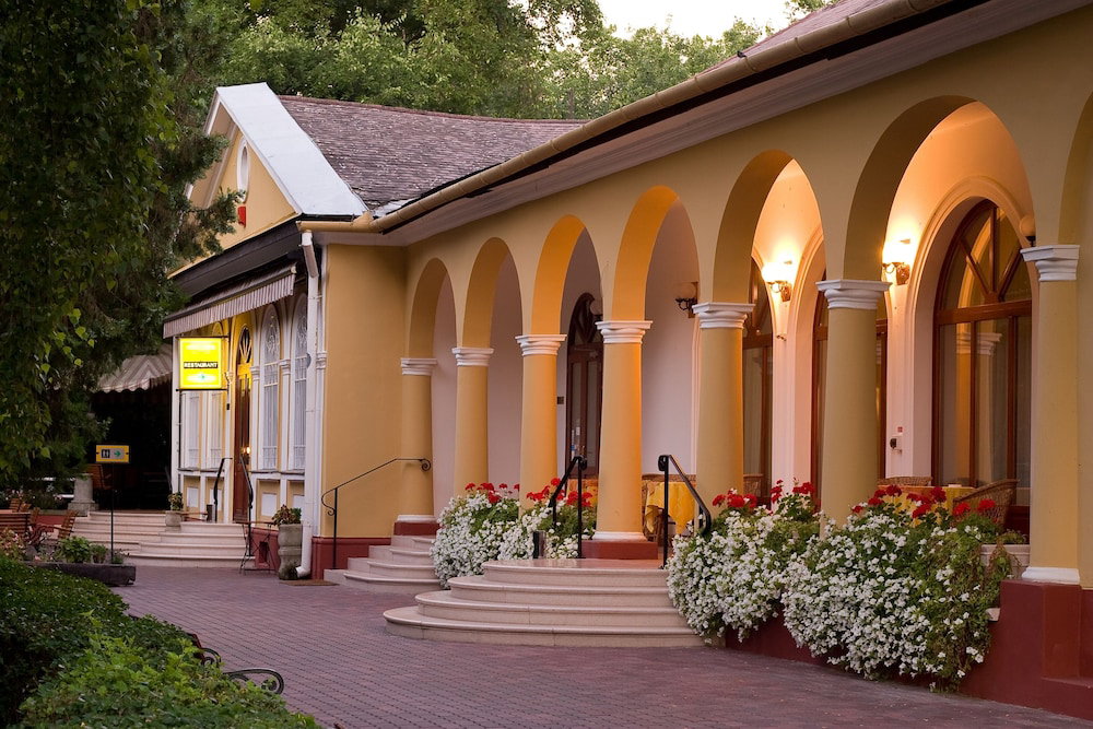 Hotel Geréby Kúria Hotel És Lovasudvar