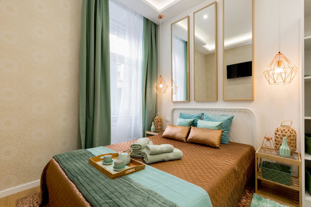 Hotel Budapest Holidays Fashion