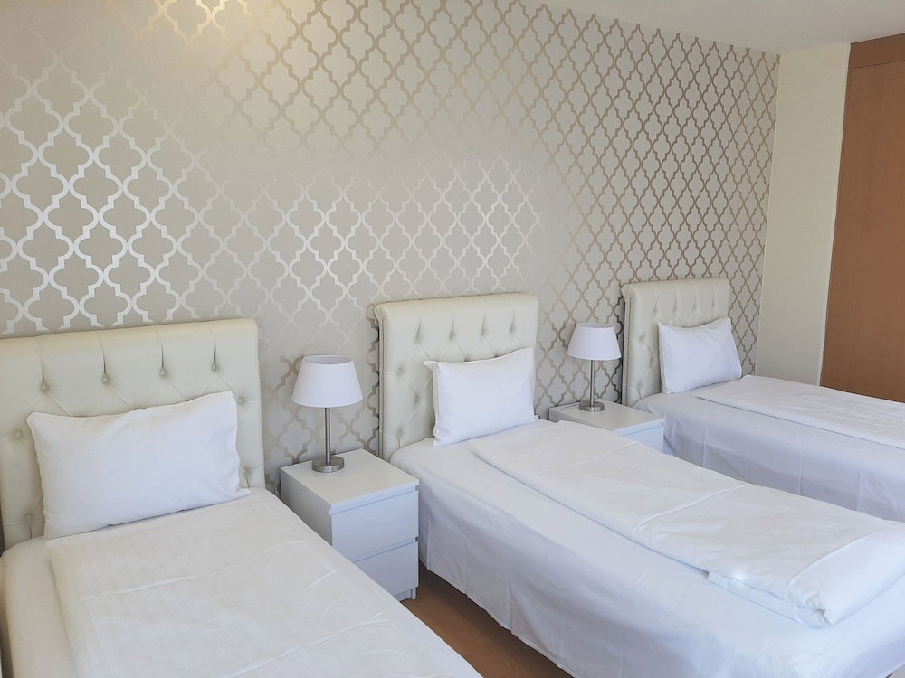 Trendy Deluxe Apartments