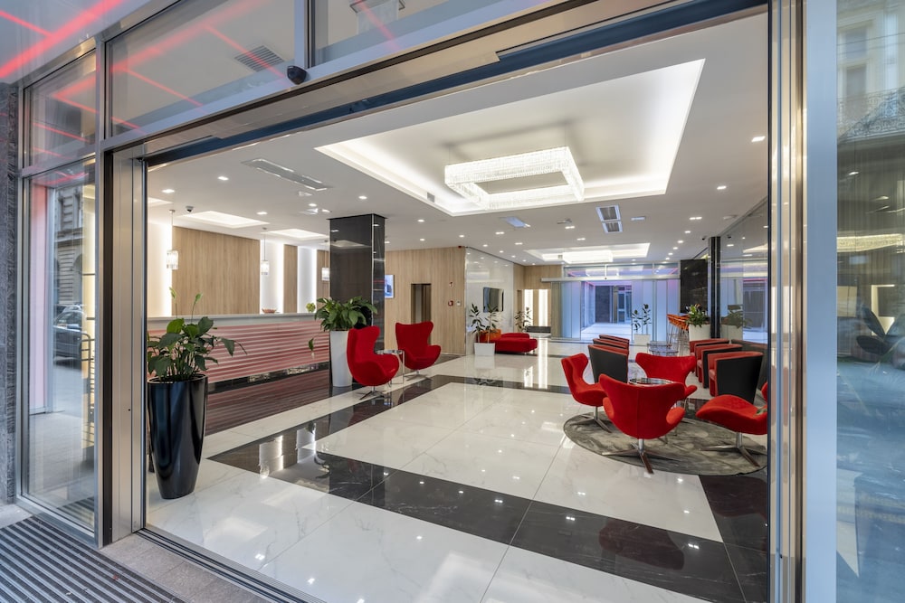 Silver Crown Hotel & Residence